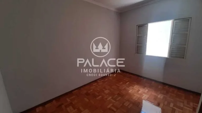 Imagem Esta excelente casa está localizada em um dos bairros mais desejados da cidade, oferecendo conforto...