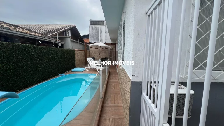 Imagem Casa a venda com 242 m² - Centro Sul de Balneário Camboriú.