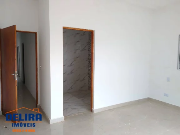 Imagem Linda Casa à Venda - Seu Novo Lar com Vista para a Natureza!