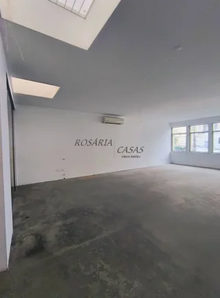 Imagem FRADIQUE SOBRELOJA 200m2