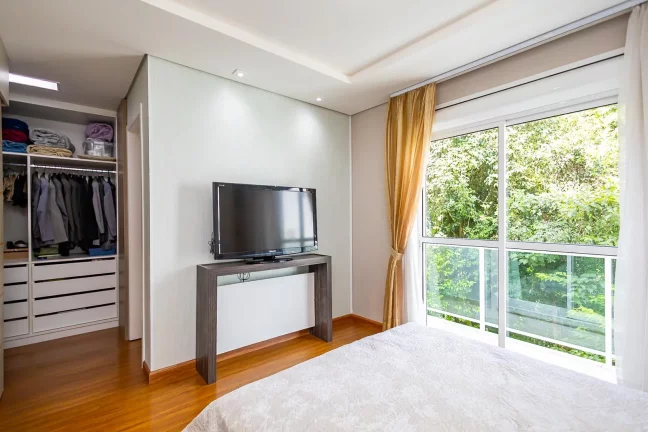 Imagem Casa de alto padrão em condomínio, aceita permuta!