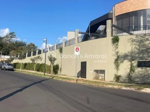 Imagem Imóvel com 2 quartos, ambos suítes, amplas salas de estar e jantar, lavabo, cozinha e lavanderia. ...