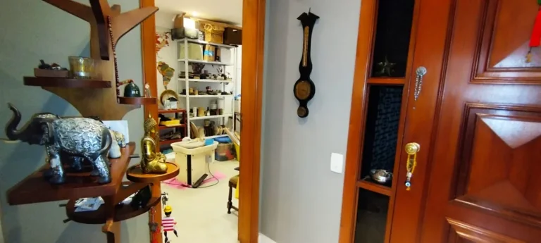 Imagem Apartamento 180 M², 4Q, 3 Suítes, 5 Banheiros, 3 Salas, 3 Vagas, Varanda, Depósito, Academia, Piscina, Quadra, Salão de Festas.