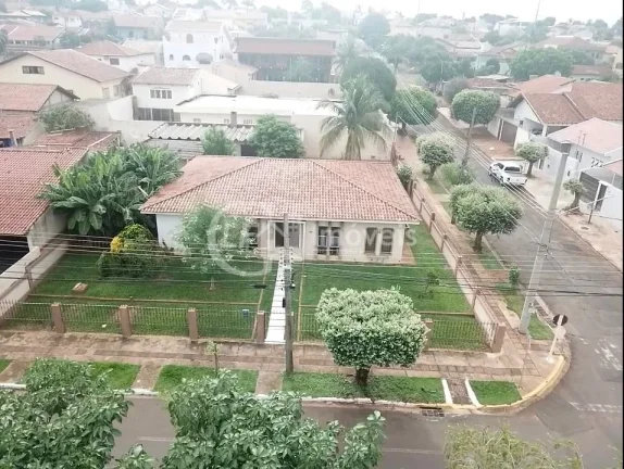 Imagem Impecável Casa à Venda na Orla Morena em Campo Grande-MS: 4 Quartos, 1 Suíte, 4 Salas, 2 Banheiros, 7 Vagas, 289,61 m²!