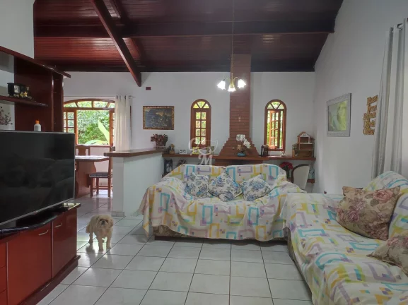 Imagem Excelente Casa Térrea com Área Gramada!