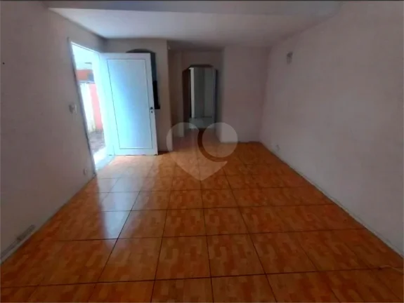 Imagem Casa à venda com 3 quartos, sendo 1 suíte, no condomínio Alameda do Eucaliptos, São Paulo - SP