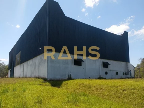 Imagem Este galpão comercial é localizado em Araquari, fundos do KM-65 da BR-101, com área total de 63.4...