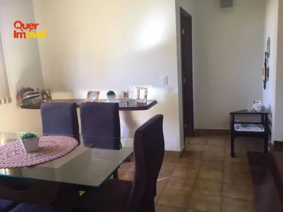 Imagem Casa à venda no Jardim Paulistano, Ribeirão Preto-SP: 3 quartos, 1 suíte, 2 salas, 4 banheiros, 3 vagas de garagem. 206 m². Zona leste! Quer Imóvel Negócios Imobiliários.