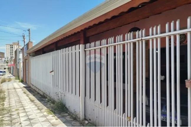 Imagem Casa com 4 quartos à venda na Vila Haro, Sorocaba - REMAX