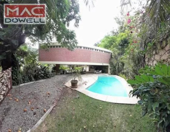 Mansão de 621 m² com Quatro quartos - A VENDA - Cosme Velho / RJ