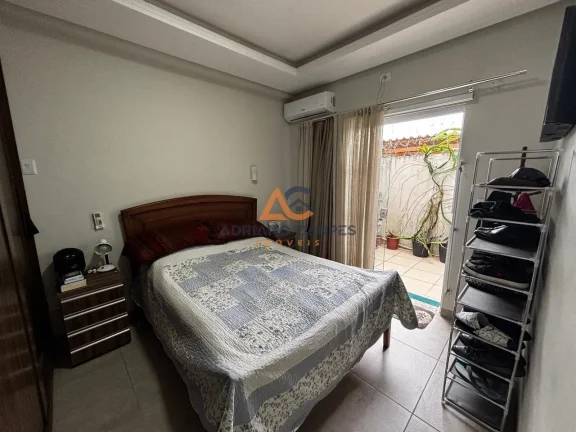 Imagem Casa geminada de 3 dormitórios, sendo 1 suíte master, com escritório e 2 vagas de garagem, localizado no bairro Gravatá - Adriano Carpes Imóveis vende