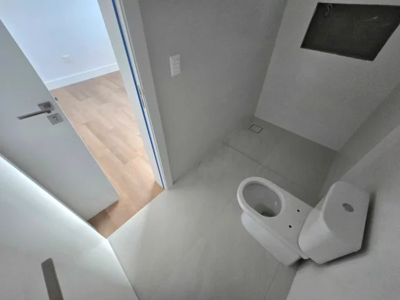 Imagem Apartamento vista mar com 3 suítes e 3 vagas de garagem no Centro de Itapema