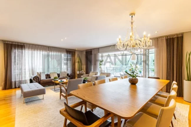 Imagem Com 273 m² de pura sofisticação, este imóvel conta com 4 quartos e 5 banheiros, sendo 4 suítes, incluindo uma suíte master com banheira e closet. Loc