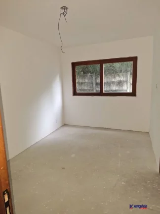 Imagem OPORTUNIDADE VENDO CASA DE 4/4 SENDO DUAS SUITE DE VERANEIO - CAMAÇARI