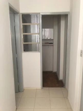 Imagem Vende-se apartamento no Centro com vista privilegiada para a praça 94m2