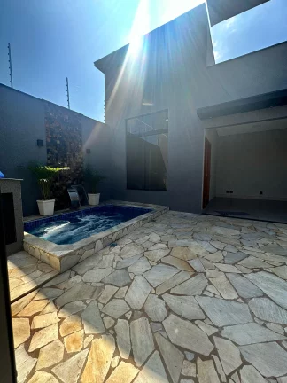 Imagem Casa de Luxo no Jardim Natal I, Piscina Aquecida, Suite com Closet Amplo, Iluminação e Paisagismo