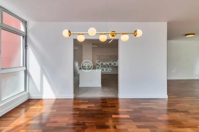 Imagem 02 Vagas de Garagem 267,75 m² de área útil 03 suítes (sendo uma master com banheiro senhor e sen...