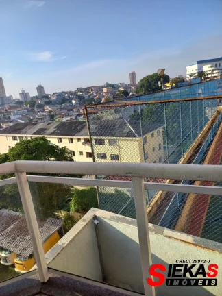 Imagem Excelente oportunidade! Casa em condomínio à venda na Vila Matilde, São Paulo-SP, com 3 quartos, 1 suíte, 2 banheiros, 4 vagas de garagem e 198m².