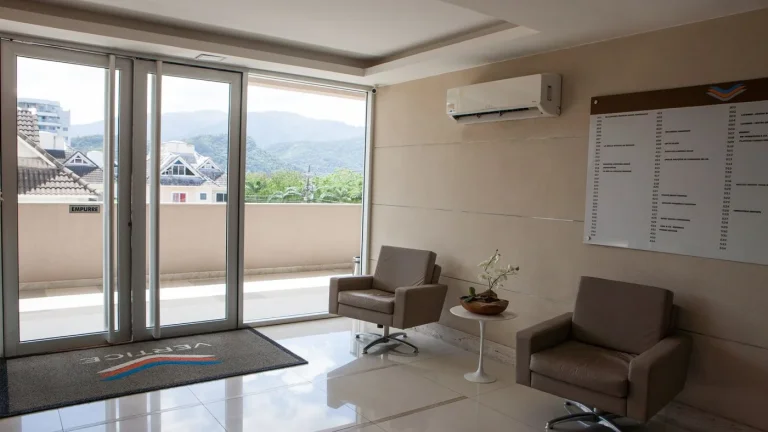 Imagem Sala Comercial para Venda em Rio de Janeiro, Recreio dos Bandeirantes, 1 banheiro, 1 vaga