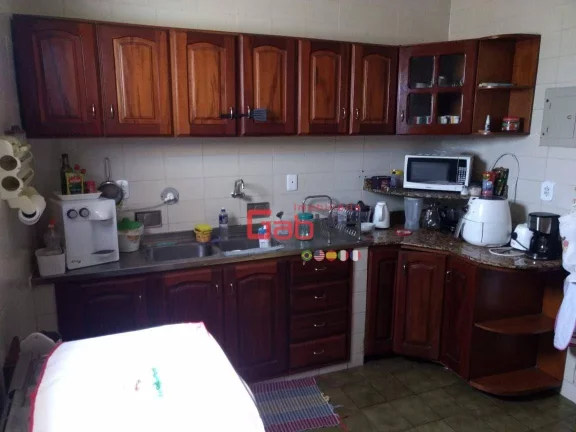 Imagem Casa com 3 dormitórios à venda, 283 m² por R$ 800.000,00 - Centro - São Pedro da Aldeia/RJ