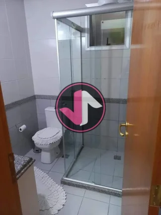 Imagem APARTAMENTO EM FRENTE AO PARQUE MÃE BONIFÁCIA Este apartamento oferece uma combinação de confort...