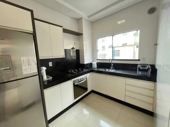 Imagem Apartamento mobiliado com 3 suítes e vaga de garagem dupla em Itapema