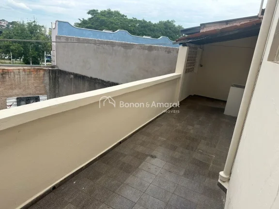 Imagem Casa para locação no bairro Taquaral em Campinas/SP. Na parte superior, living para 2 ambientes, 3...