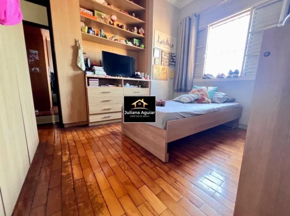 Imagem Luxuosa Casa à Venda em Belo Horizonte - Santa Amélia: 3 Quartos, 1 Suíte, 3 Salas, 3 Banheiros, 3 Vagas, 272m².