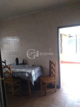 Imagem Casa de 4 quartos à Venda no Parque Residencial Rita Vieira, Campo Grande-MS - 140m² - 2 vagas de garagem