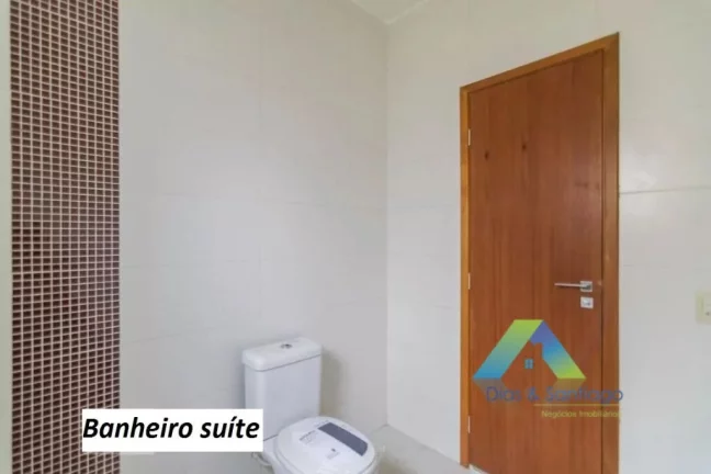 Imagem Santo André Casa 200 metros em condomínio, 3 dormitórios, 2 vagas ótimo valor e localização.
