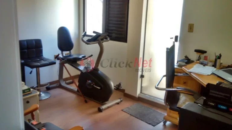 Imagem Sobrado reformado recentemente à venda no bairro Santa Terezinha, São Bernardo do Campo com 3 dormitórios, sendo 2 suíte, 3 vagas, 174m²