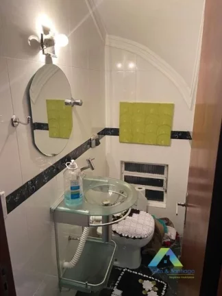 Imagem Sobrado com 3 Quartos e 4 banheiros à Venda, 136m²