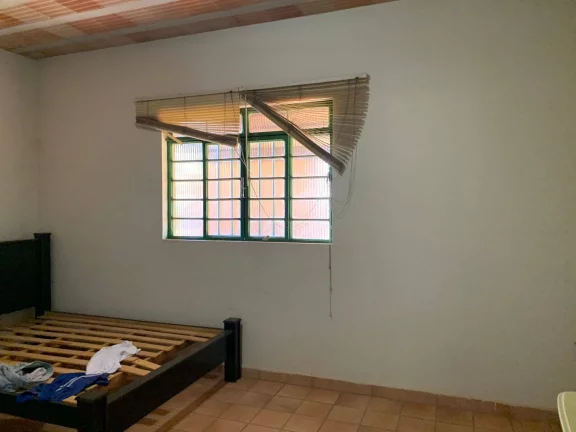 Imagem OPORTUNIDADE!!!
* LINDA CHÁCARA DE 3882,79 m²
* POSSUI UMA CASA CONSTITUÍDA DE 2 QUARTOS SENDO, 1...