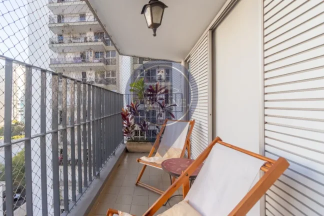 Imagem Imóvel de Luxo em Indianópolis: Apartamento com 4 Quartos, 1 Suíte e 2 Vagas de Garagem - São Paulo-SP