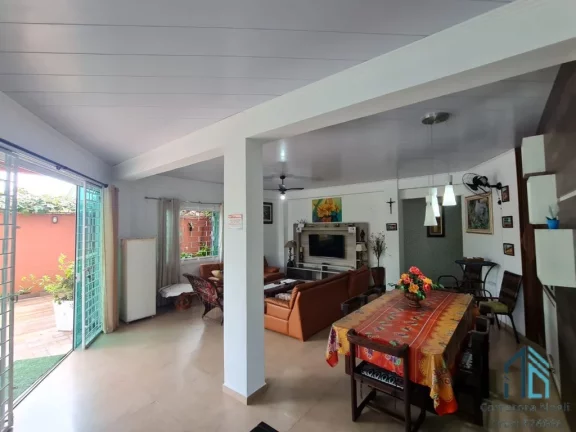 Imagem Sobrado mobiliado, 05 quartos sendo 03 suítes, Bom Retiro em Matinhos PR