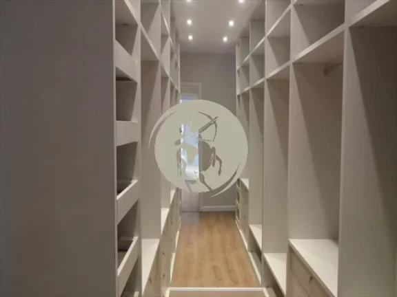 Imagem OPORTUNIDADE NO EMBARÉ TODO REFORMADO NA QUADRA DA PRAIA, APARTAMENTO AMPLO, TOTALMENTE REFORMADO C...