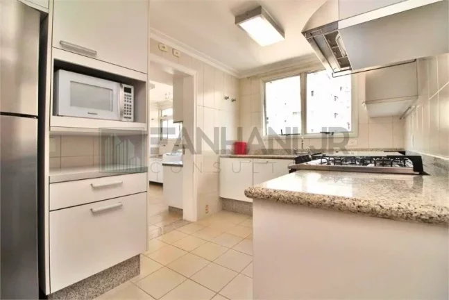 Imagem Imperdível! Apartamento de alto padrão com 3 suítes e 4 vagas na Cerqueira César, São Paulo-SP - 208m². Confira já!