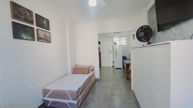 Imagem Kitnet com 1 dormitório à venda, 28 m² por R$ 405.000,00 - Pitangueiras - Guarujá/SP