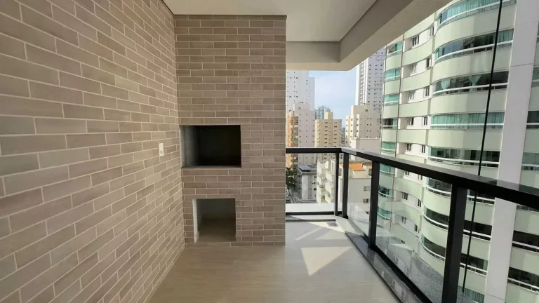 Imagem Apartamento de 3 suítes e 2 vagas de garagem no centro de Balneário Camboriú/SC