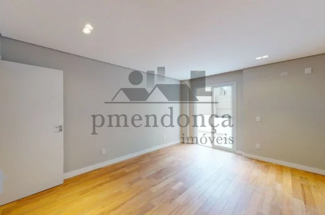 Imagem Apartamento reformado, com 295 m2 3 dormts, 1 suite, 1 vaga ao lado shopping