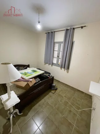 Imagem Casa Térrea - 5 Dorms - 260m².
