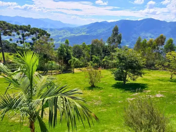 Imagem Exclusividade e Natureza: O Refúgio Definitivo no Coração do Paiol Grande