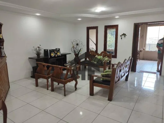 Imagem Casa com 6 Quartos de 2 Andares no IPSEP, Recife
