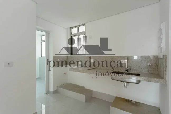 Imagem Apartamento reformado no Sumaré, 3 dormitórios (1 suíte) e 1 vaga.