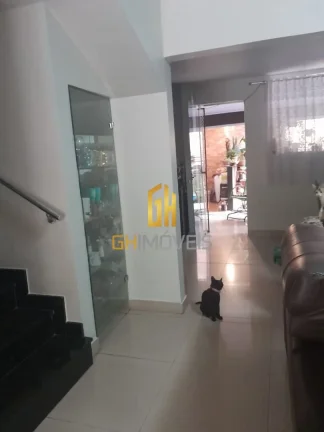 Imagem Belíssimo sobrado com 3 quartos no Condomínio Gramado Residence, com 125m² de área construída p...
