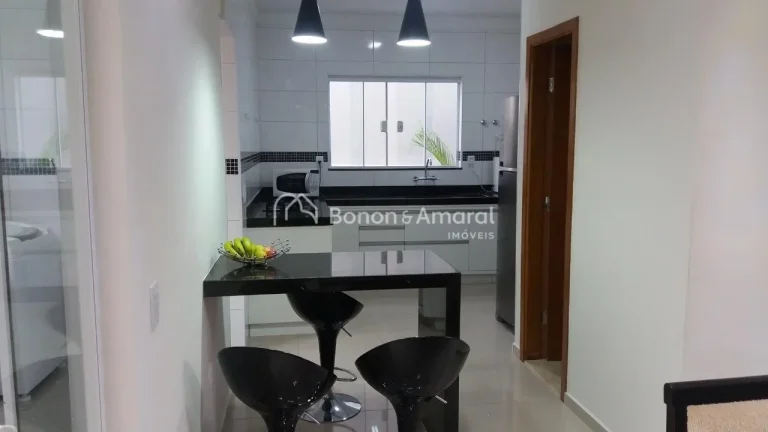 Imagem Este sobrado de 180m² de construção e 300m² de terreno oferece todo o conforto e espaço que sua...