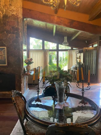 Imagem Residência à Venda na Vila Santista: Elegância, Conforto e Privacidade