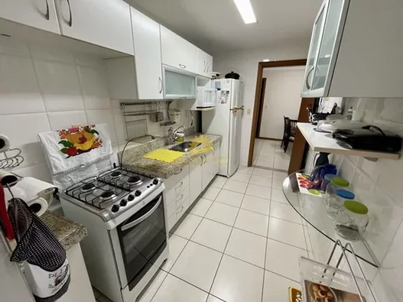 Imagem Seu Paraíso à Beira-Mar: Apartamento na Deslumbrante Praia de Peracanga!
Descubra o privilégio de...