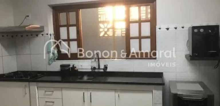 Imagem Casa à venda no Parque Taquaral com 170 m² de área construída, este imóvel oferece diversas com...