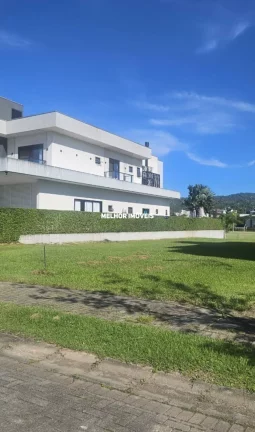Imagem Casa em condomínio fechado mobiliada e equipada com 4 suítes localizada em Camboriú.